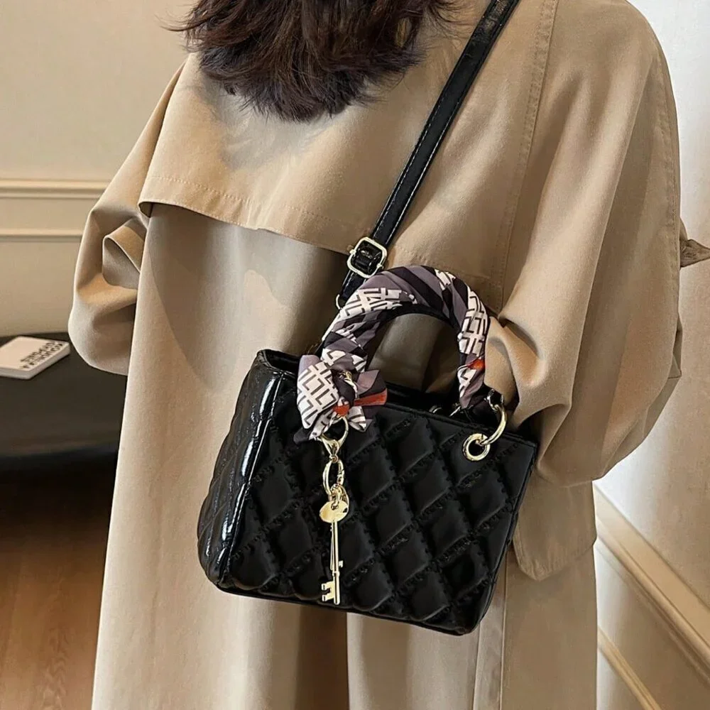 Black Vintage Women's Diamond Grid Crossbody Handbag